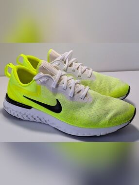 Nike Odyssey React Volt White Black Running Shoes Men’s Size 11.5